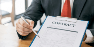 Efficient Contract Management in Synergistic Alliances