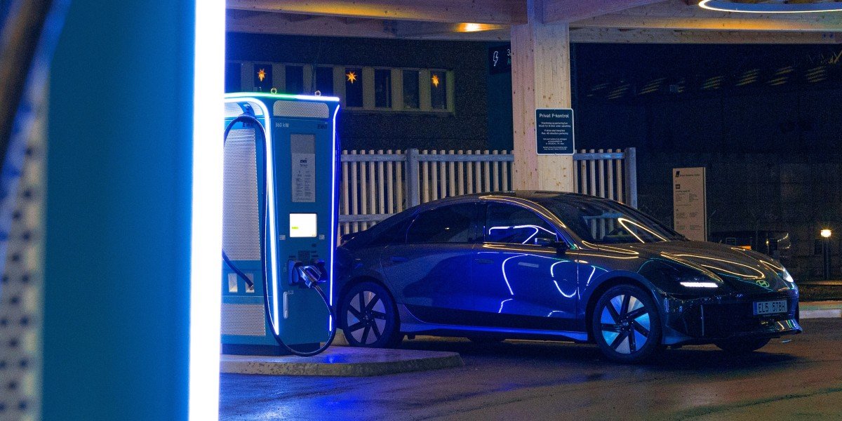 Battery Supply Glut Looms as Global EV Industry Faces New Pressures