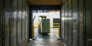 Global Markets Tumble as Tariff Fears and Trade Uncertainty Hit Investor Confidence