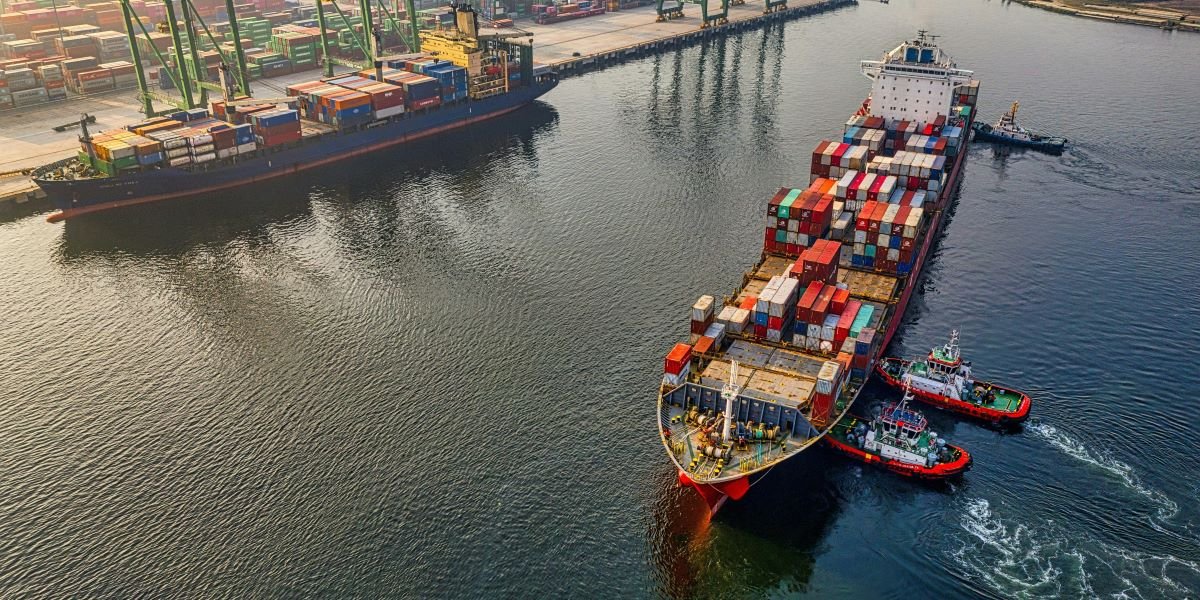 Oil Prices Fall 40% From Wartime Peak as Strait of Hormuz Reopens Global Inflation Relief Ahead