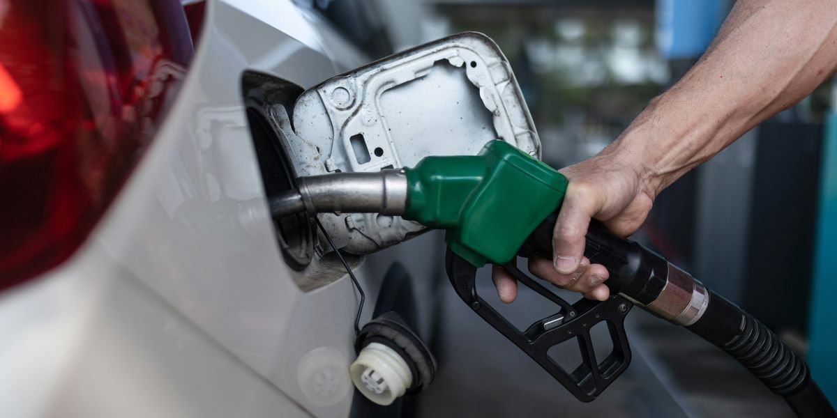 U.S. Inflation Falls to 3.5% But Oil Volatility Threatens Rebound