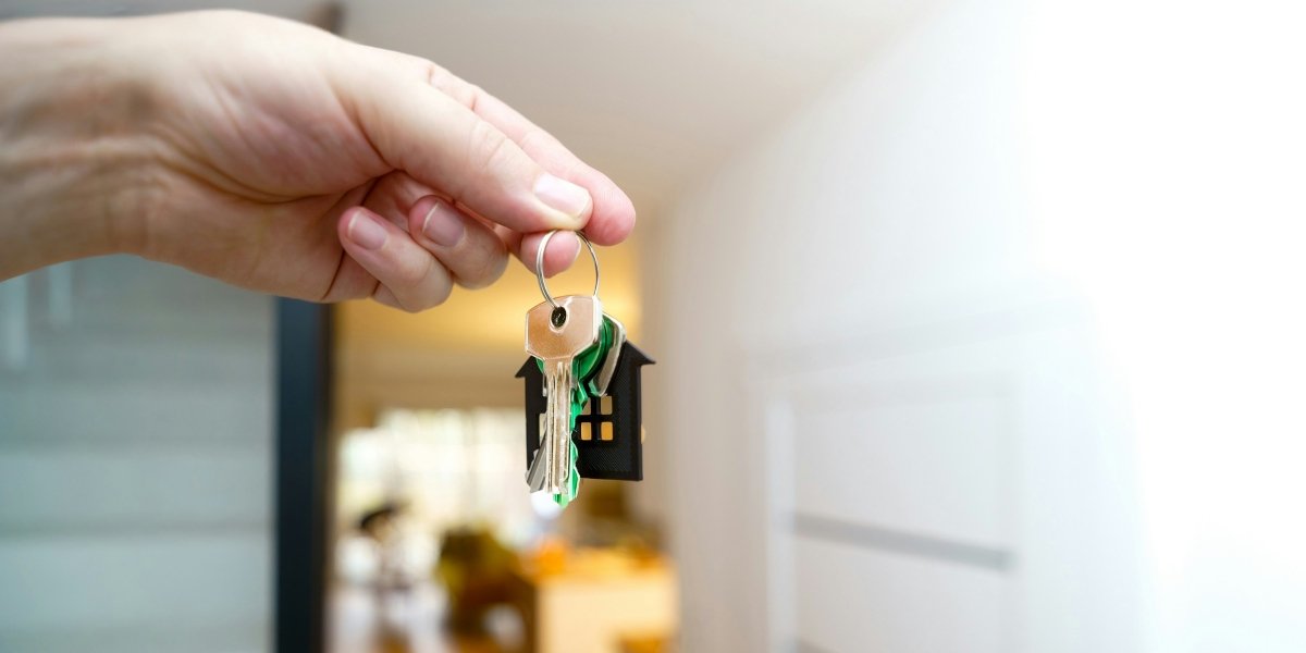 Can a House in Foreclosure Still Be Sold? What the Timeline Allows