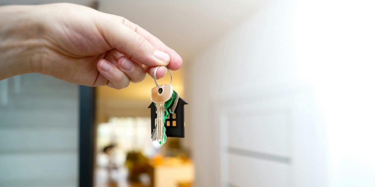 Can a House in Foreclosure Still Be Sold? What the Timeline Allows